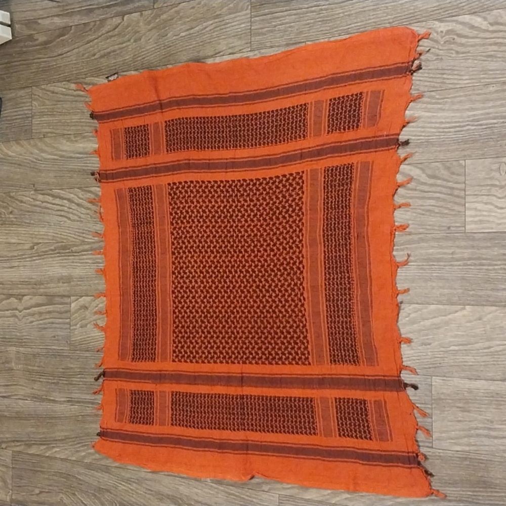 Red and Black Woven Kefiyah Scarf